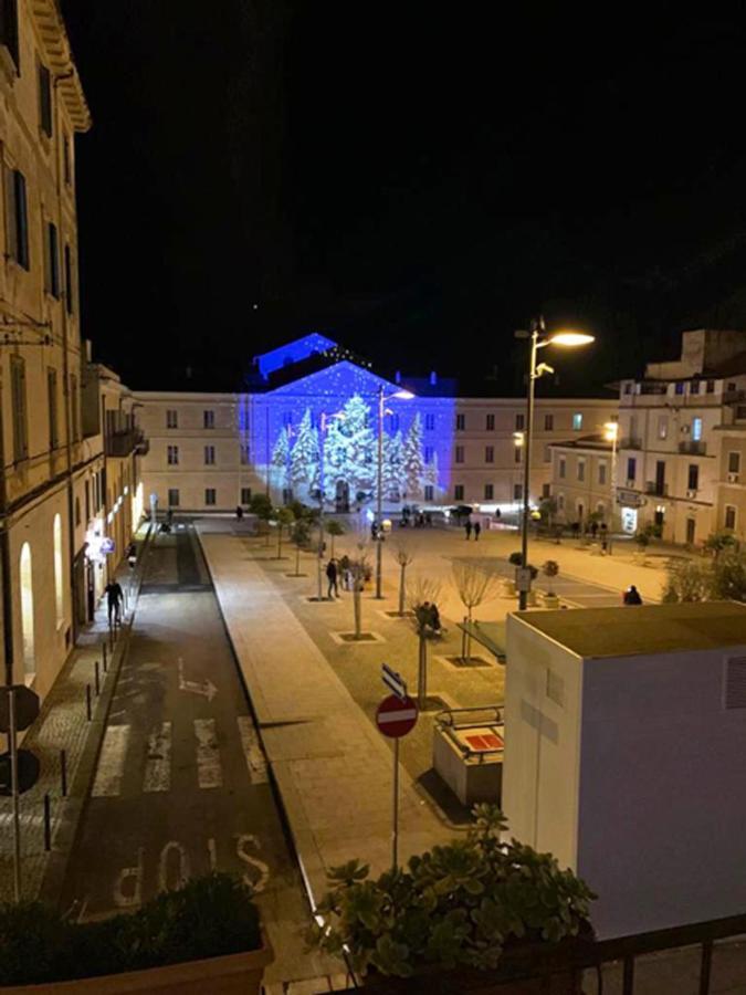 B&B Le Finestre Su Via Cavour Sassari Exterior foto