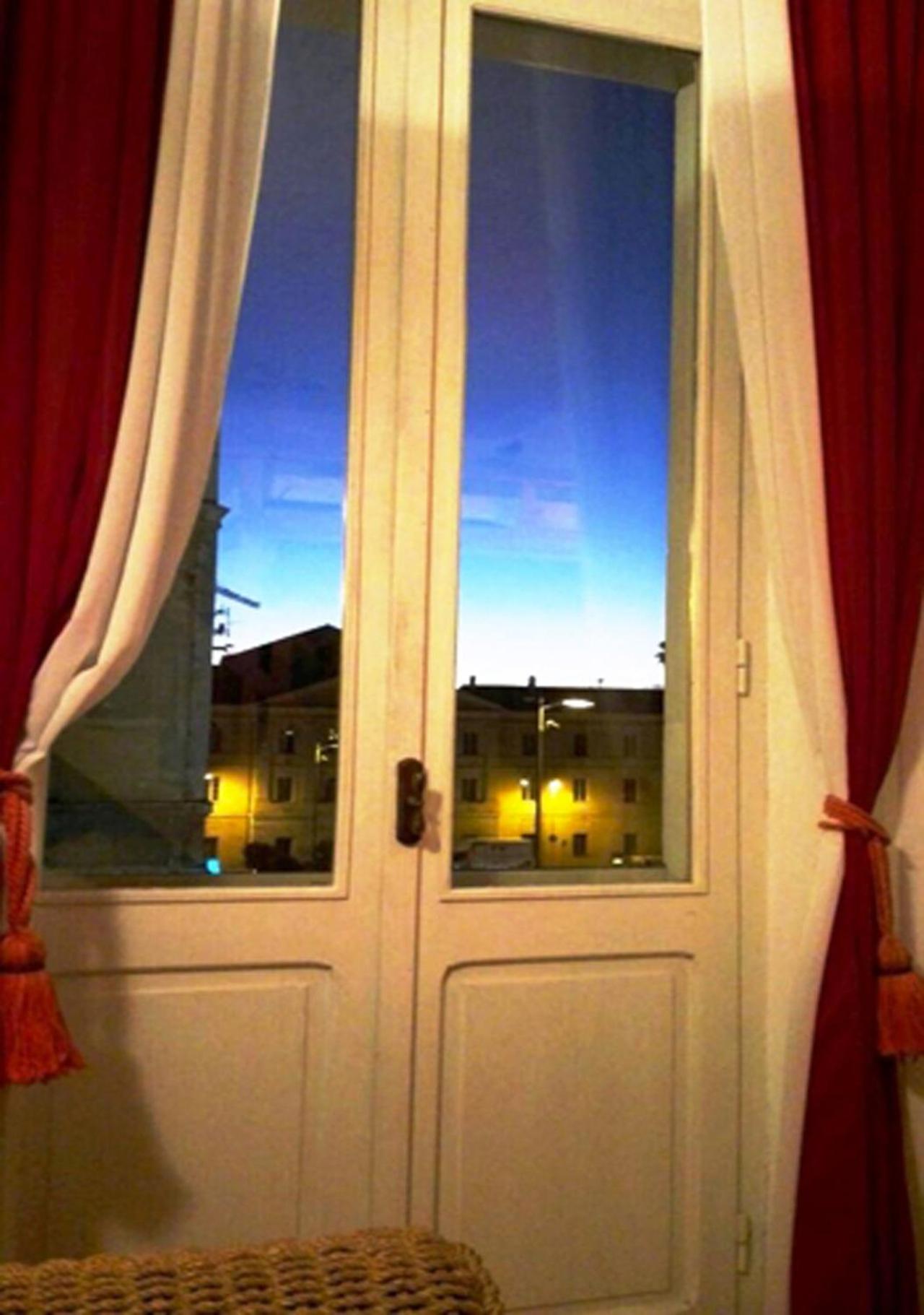 B&B Le Finestre Su Via Cavour Sassari Zimmer foto