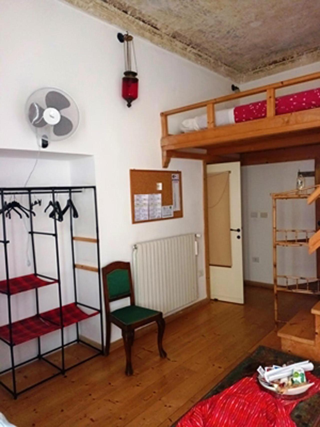 B&B Le Finestre Su Via Cavour Sassari Zimmer foto
