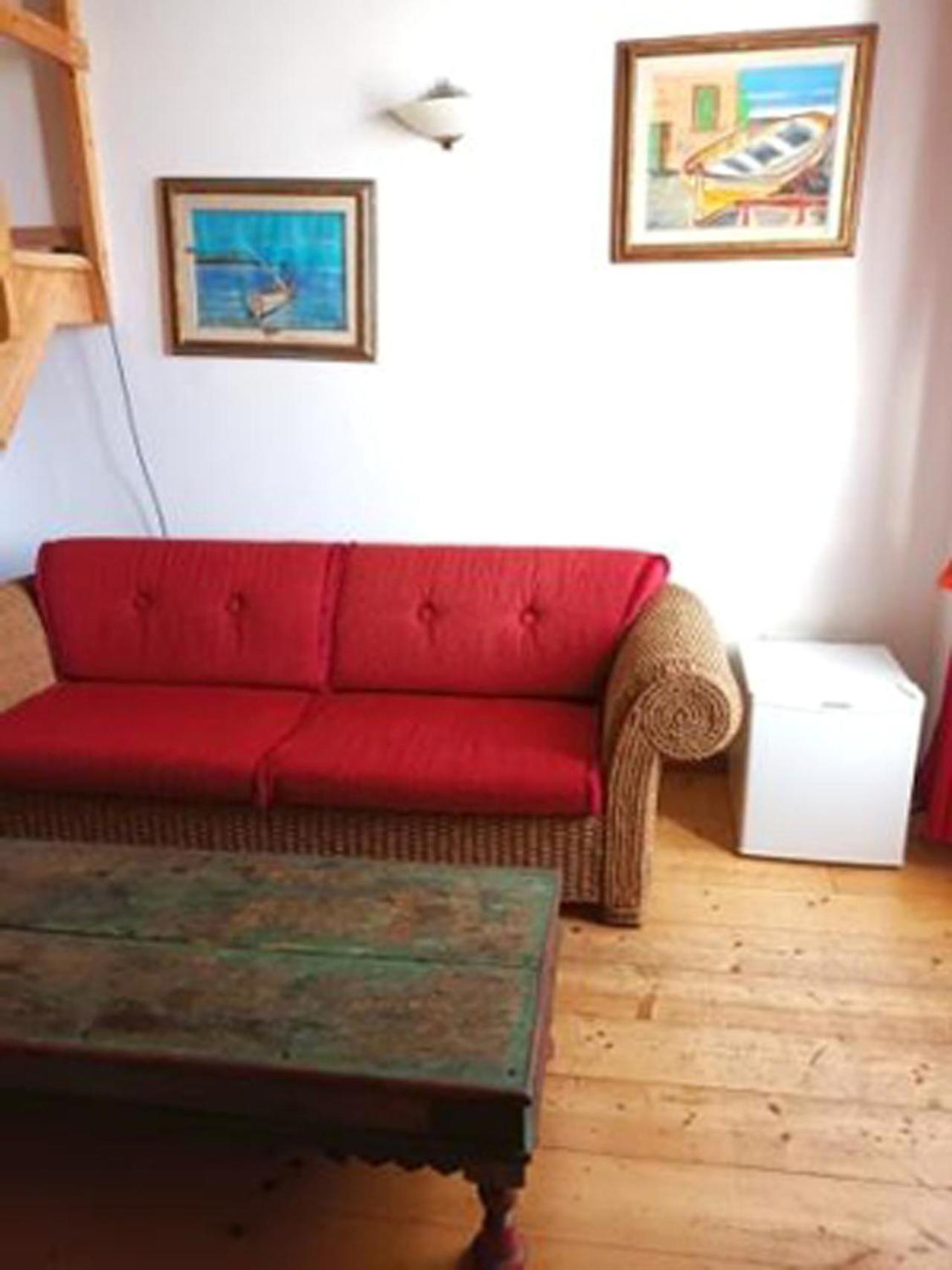 B&B Le Finestre Su Via Cavour Sassari Zimmer foto