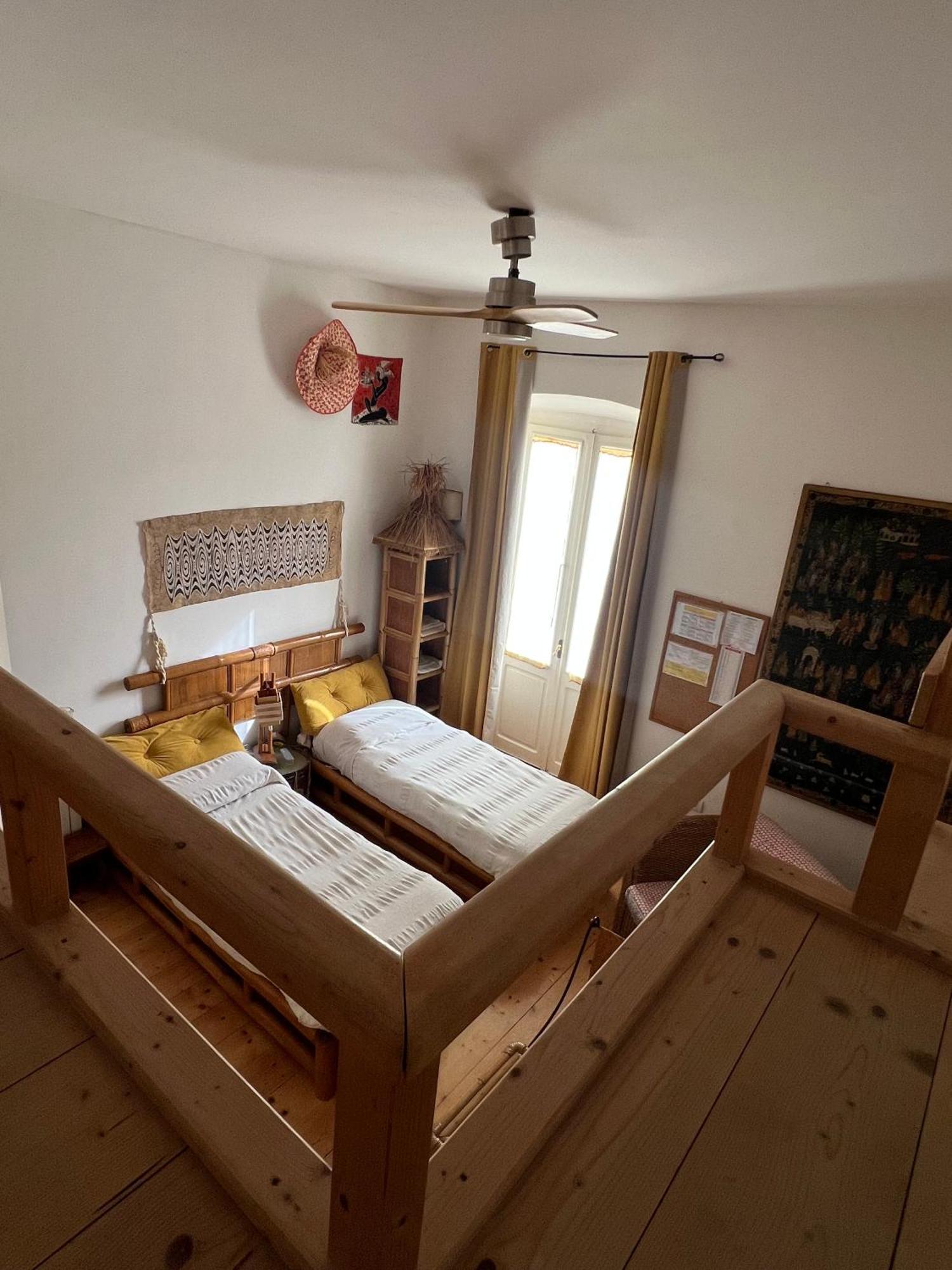 B&B Le Finestre Su Via Cavour Sassari Zimmer foto