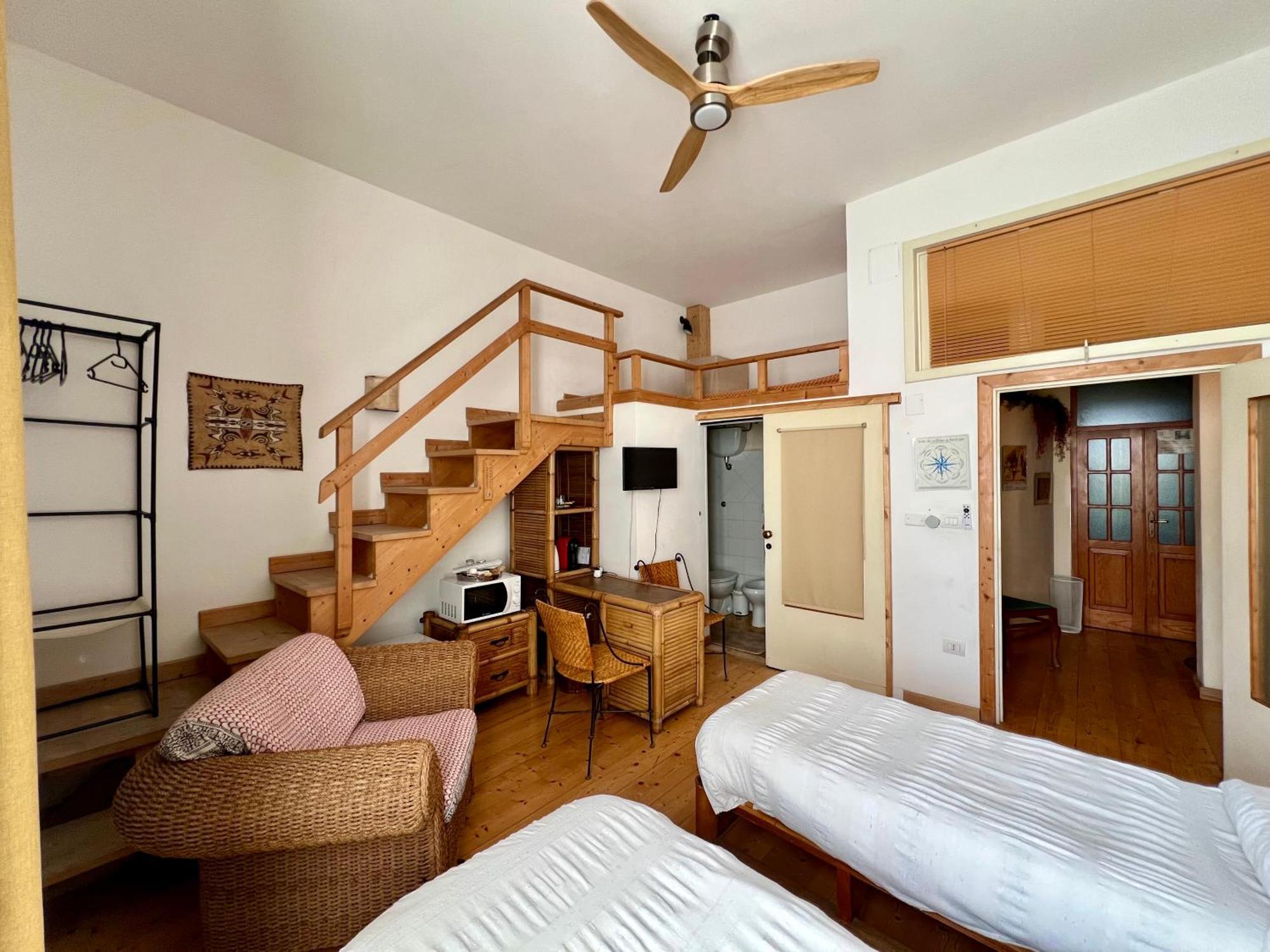 B&B Le Finestre Su Via Cavour Sassari Zimmer foto