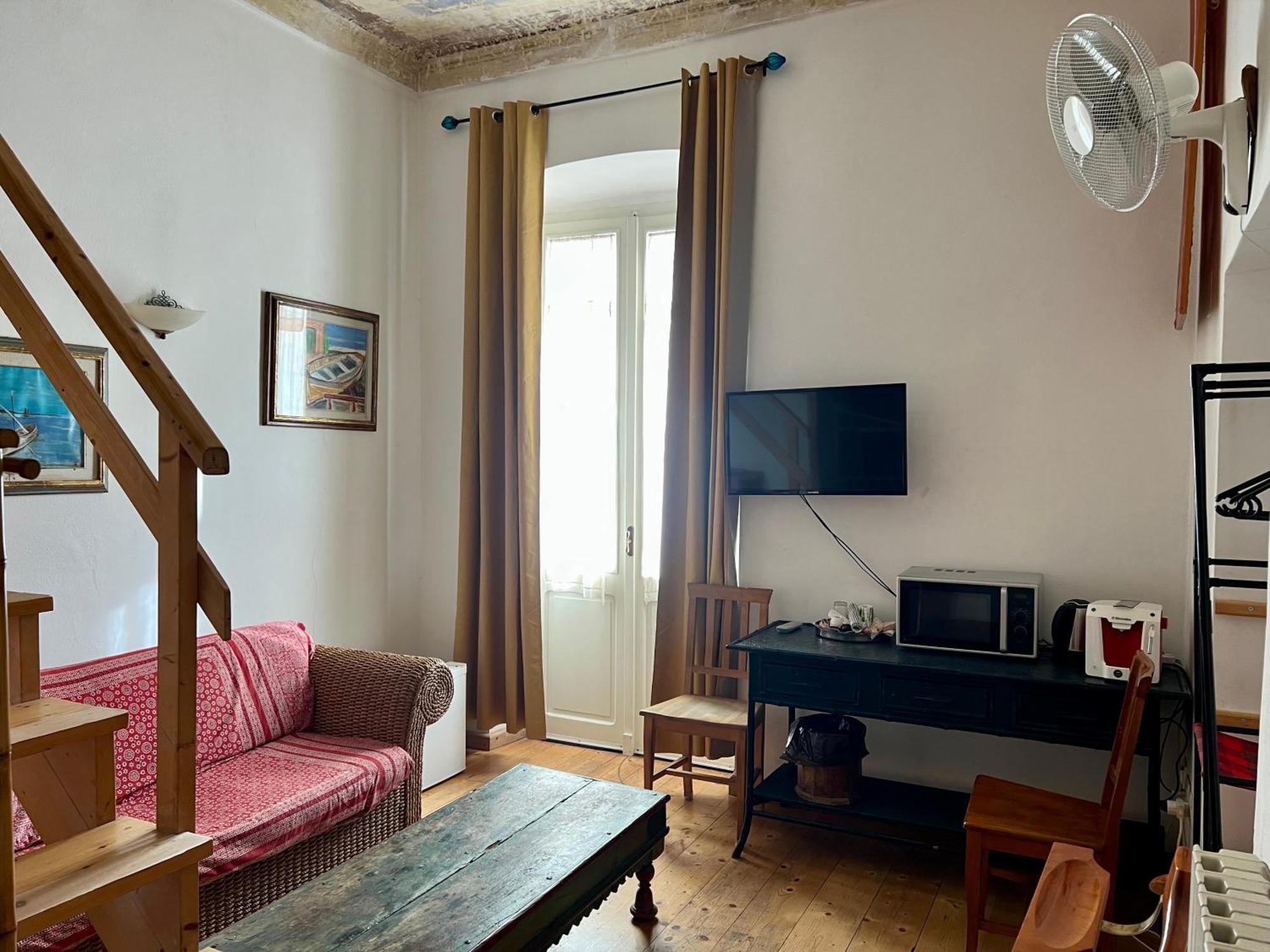B&B Le Finestre Su Via Cavour Sassari Zimmer foto